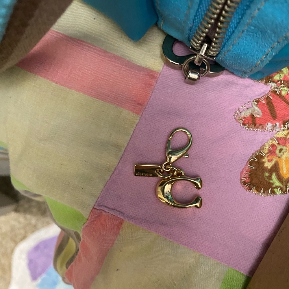 Mini coach charm - Picture 3 of 3